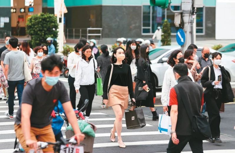 台湾地区人口持续负增长，专家提醒：劳动力短缺敲警钟